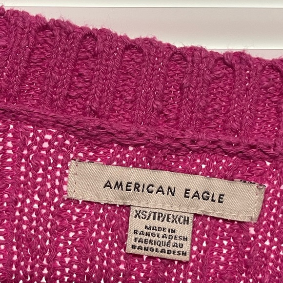 American Eagle Women’s Cropped Ribbed Relaxed Fit Fuschia Pink Cardigan Sz XS - Picture 3 of 8